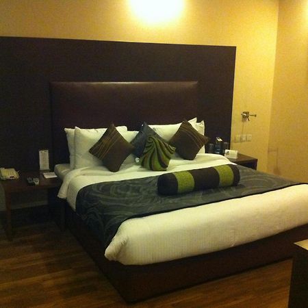Vibe By The Lalit Traveller Hotel Faridabad Luaran gambar