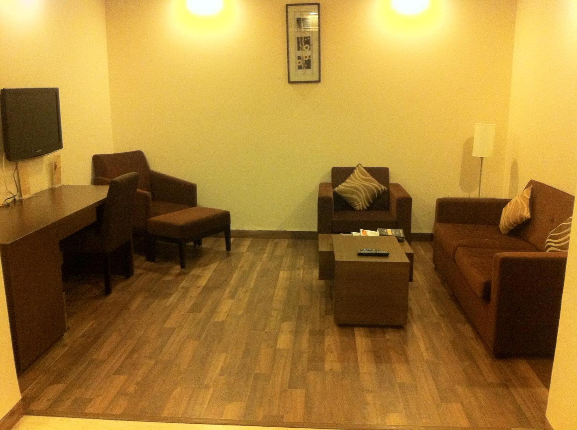 Vibe By The Lalit Traveller Hotel Faridabad Luaran gambar
