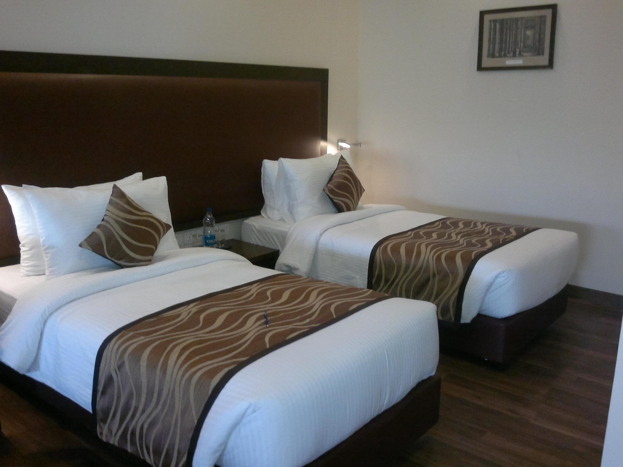 Vibe By The Lalit Traveller Hotel Faridabad Luaran gambar