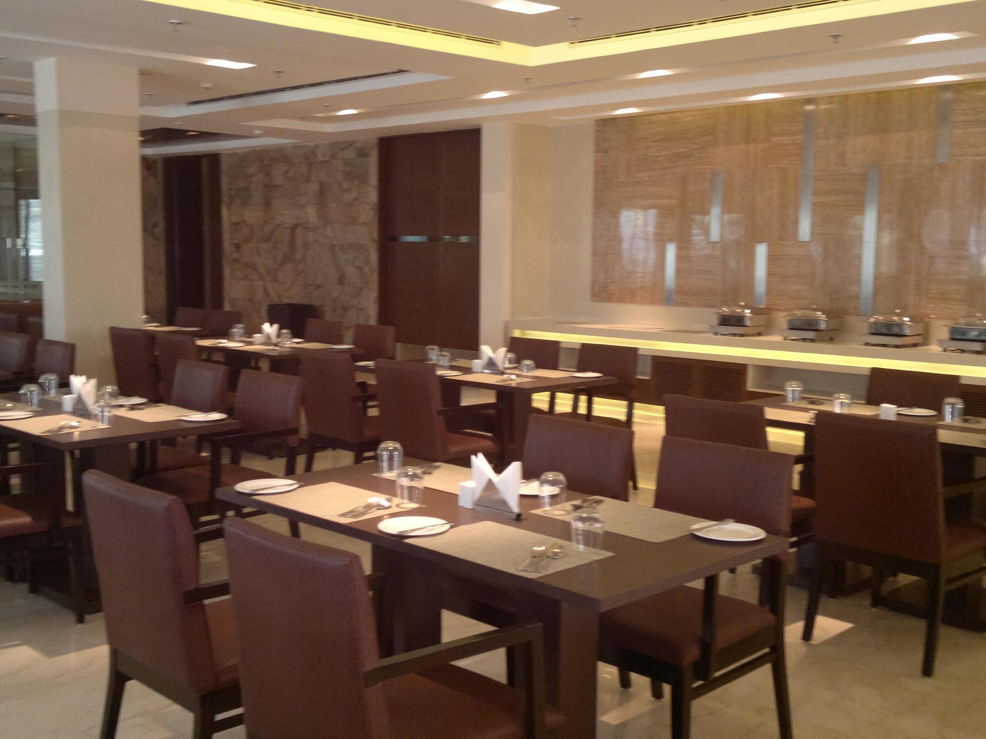 Vibe By The Lalit Traveller Hotel Faridabad Luaran gambar