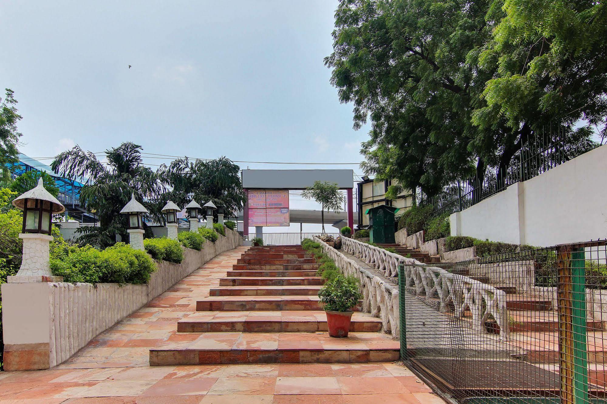 Vibe By The Lalit Traveller Hotel Faridabad Luaran gambar