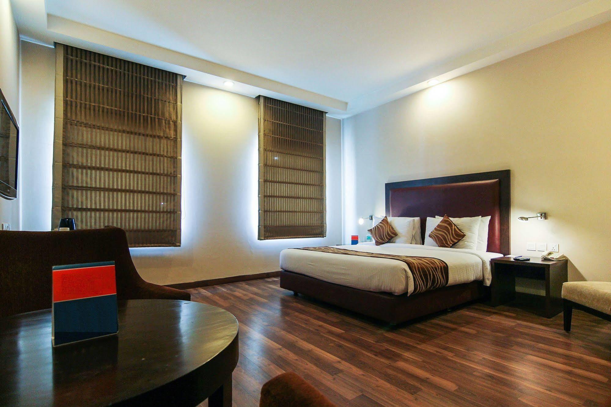 Vibe By The Lalit Traveller Hotel Faridabad Luaran gambar