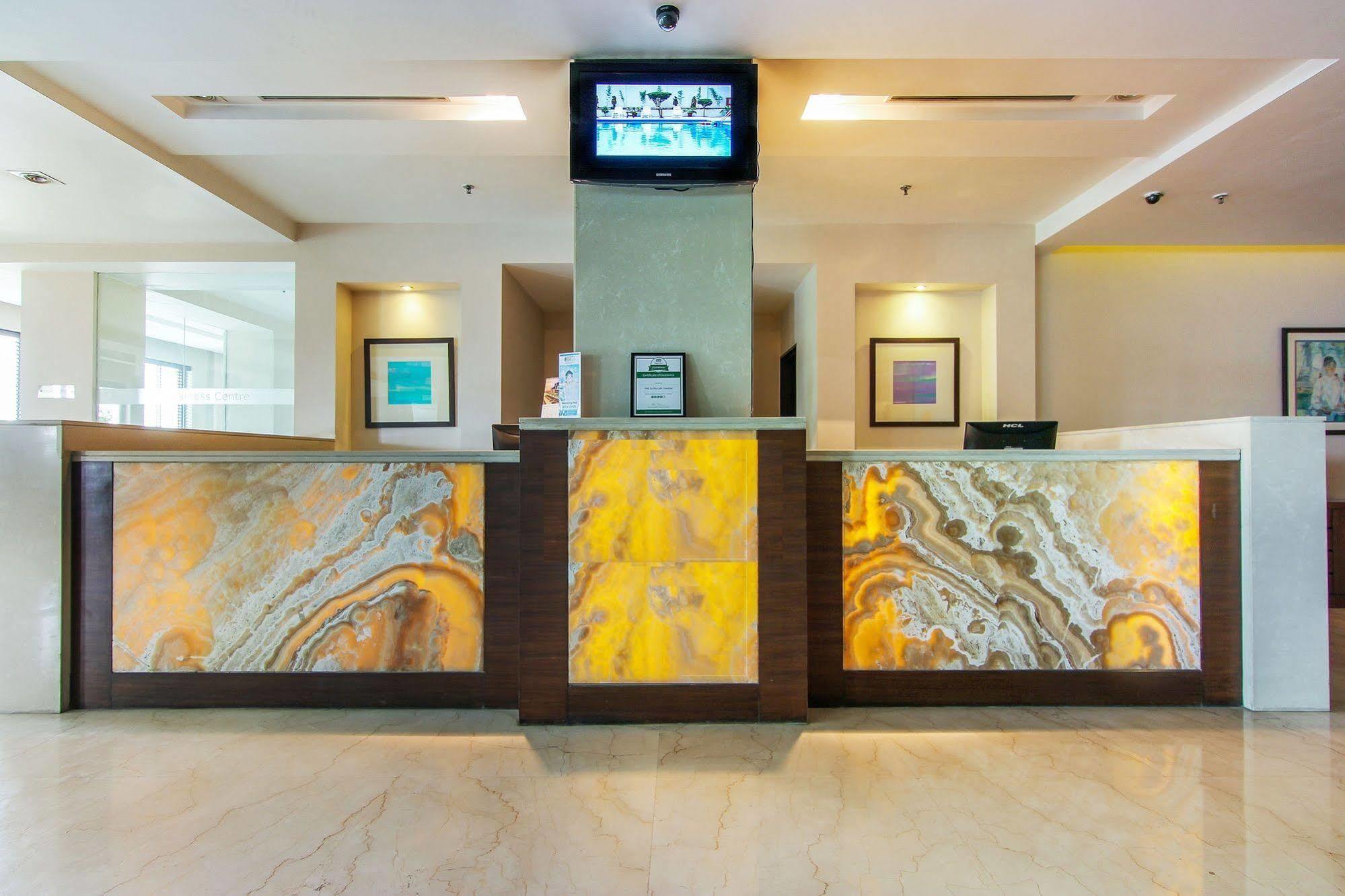 Vibe By The Lalit Traveller Hotel Faridabad Luaran gambar
