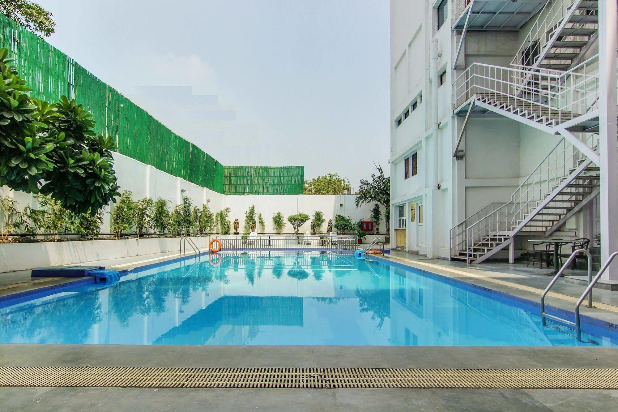Vibe By The Lalit Traveller Hotel Faridabad Luaran gambar