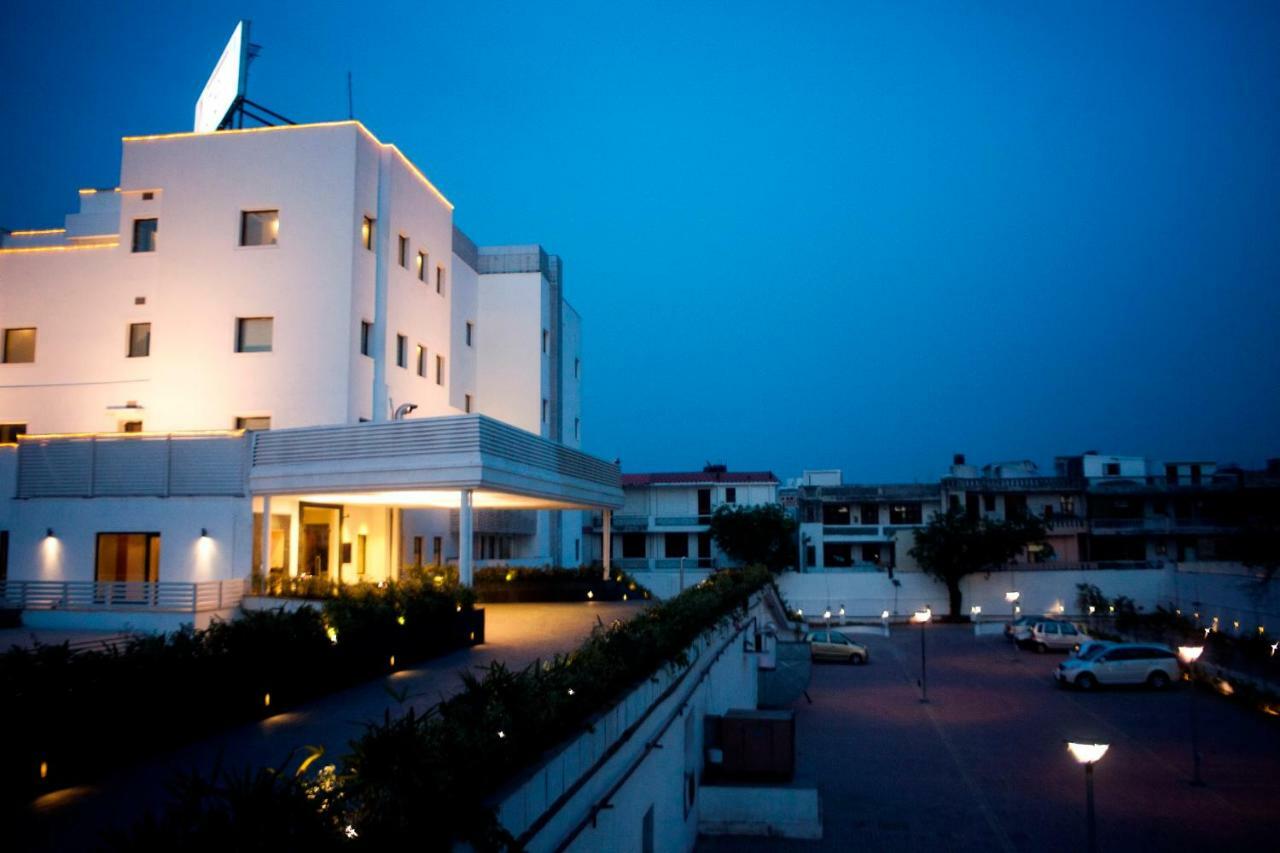 Vibe By The Lalit Traveller Hotel Faridabad Luaran gambar